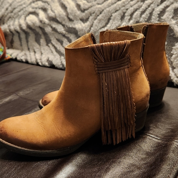 Circle G Distressed Shortie Leather Boots, Size 7.5 - Picture 3 of 11